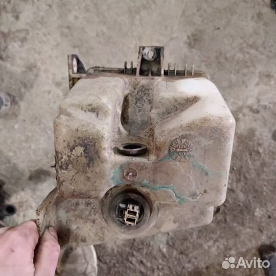 Бачок гур Nissan Primera P-11 2.0 1997