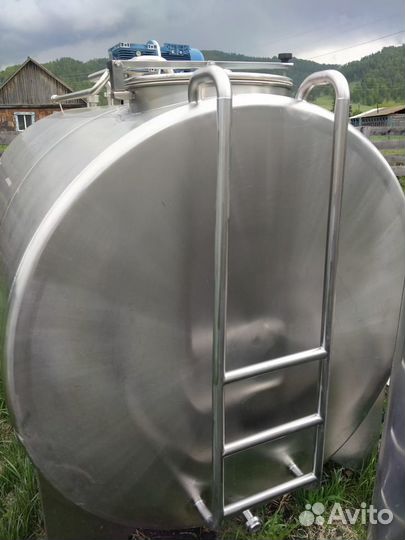 Продам ёмкость пищевую 3000л нержавеющая сталь