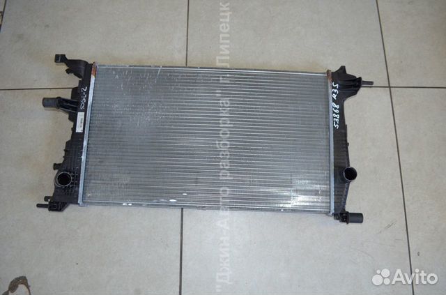 Радиатор охлаждения Fluence megane 3 214105150R