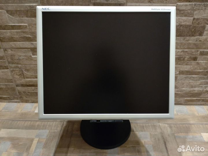 Матовый монитор NEC Multisync LCD1970NX 19