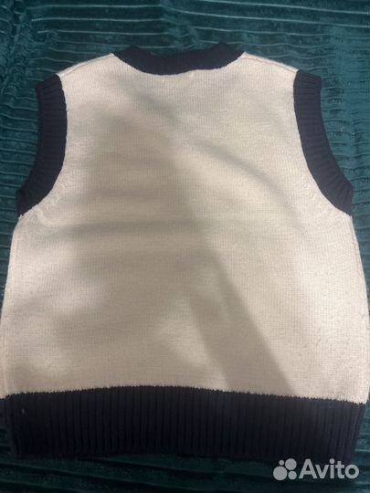 Жилетка вязаная
