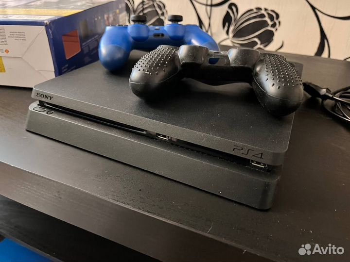 Sony Playstation 4 Slim 1 TB с синим геймпадом