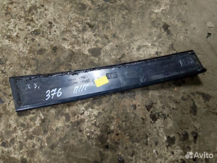 Накладка на стойку кузова передняя правая Ford