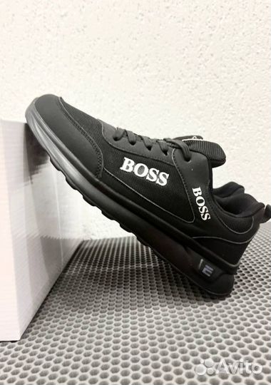 Кроссовки Boss эргономичные