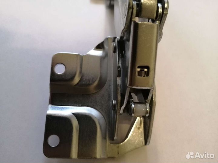 Усиленные петли встроенных холодильников Bosch