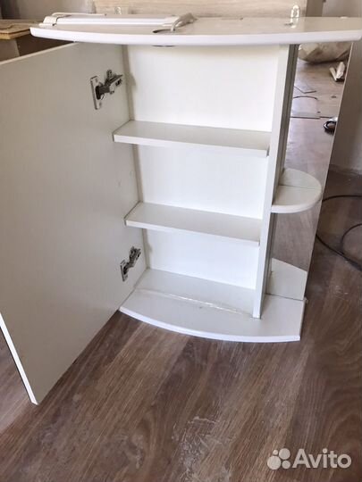 Шкафчик с зеркалом в ванную бу