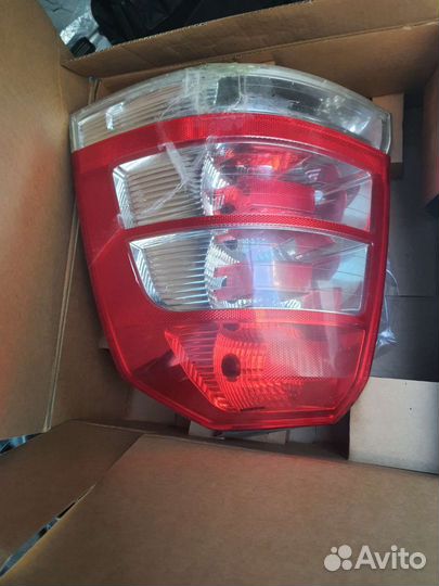 Фонарь задний правый Зафира Б