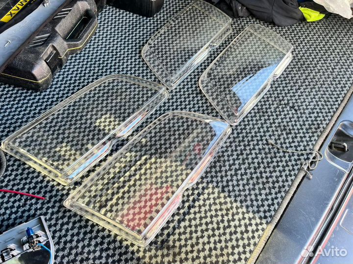 Стекла фар на Мерседес 202w без рифления под линзы