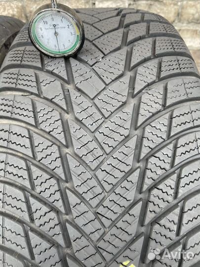 Bridgestone Blizzak LM-001 235/55 R18