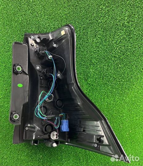 Фонарь левый задний Лэнд Крузер Прадо