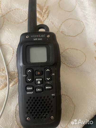 Рация Voxtel MR990. Зарядные, стаканы