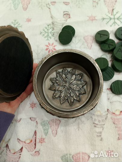 Руны в шкатулке Зелëный Человек