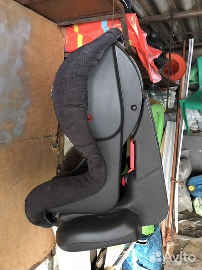 Два детских кресла одно новое одно б/у