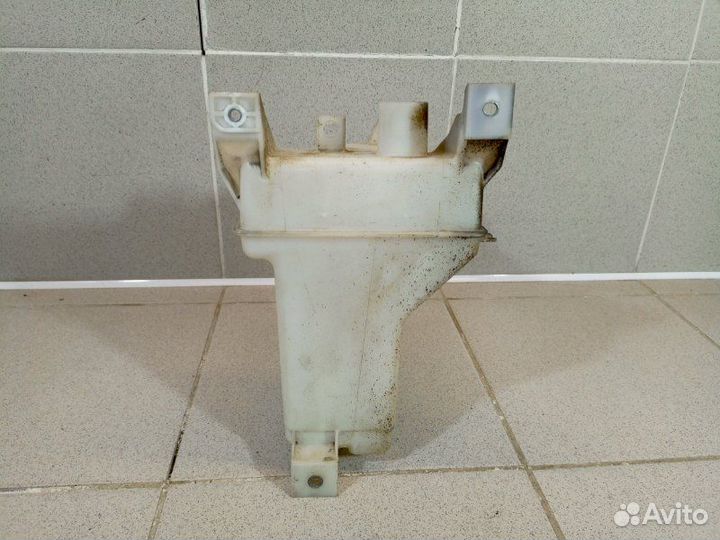 Бачок омывателя лобового стекла Suzuki Vitara