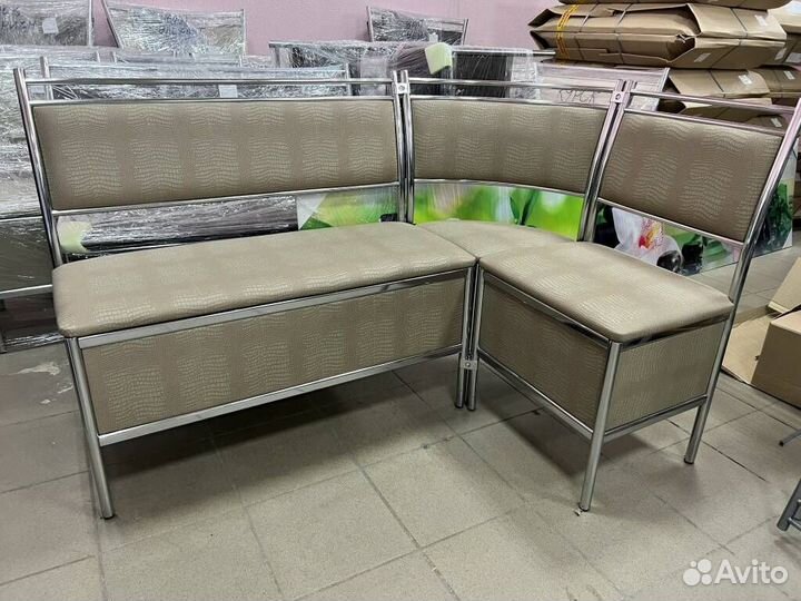 Кухонный угол с ящиком