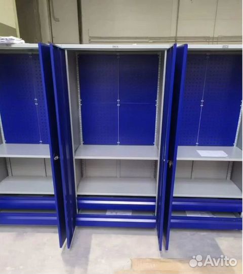 Шкаф металлический для инструментов