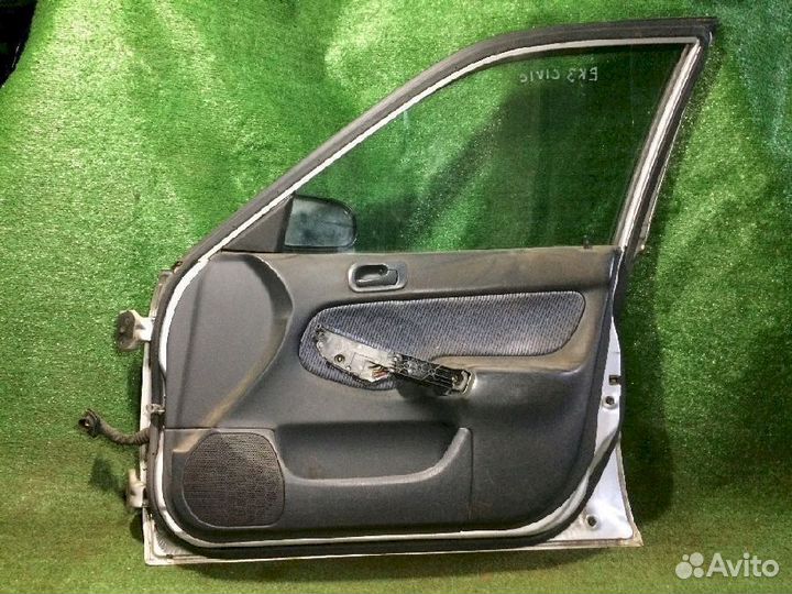 Дверь передняя правая Honda Civic EK2 EJ7 Серебро