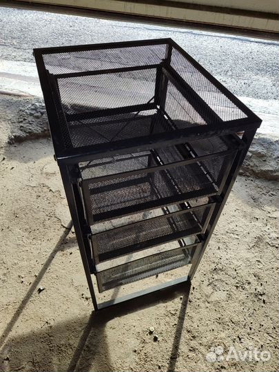 Тумбочка для мелочей металл