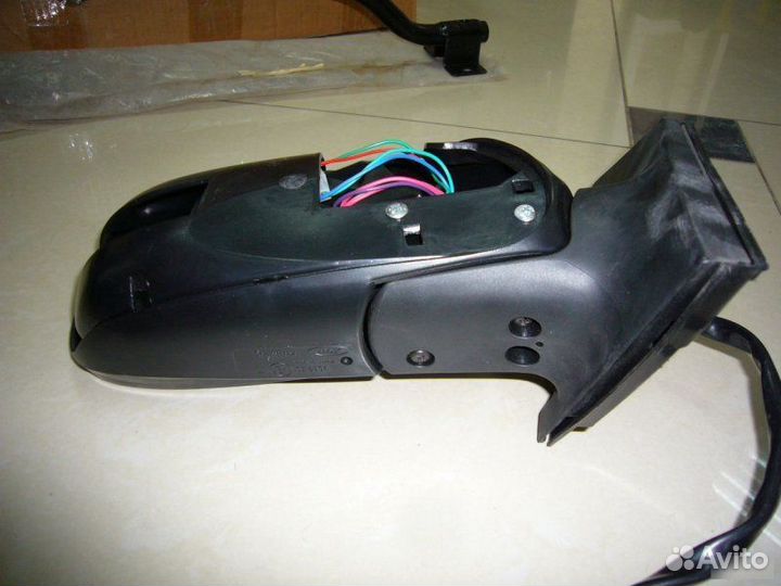 Зеркало правое Toyota Avensis 2003-2006