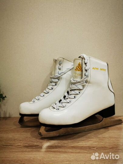 Коньки фигурные р. 35-36