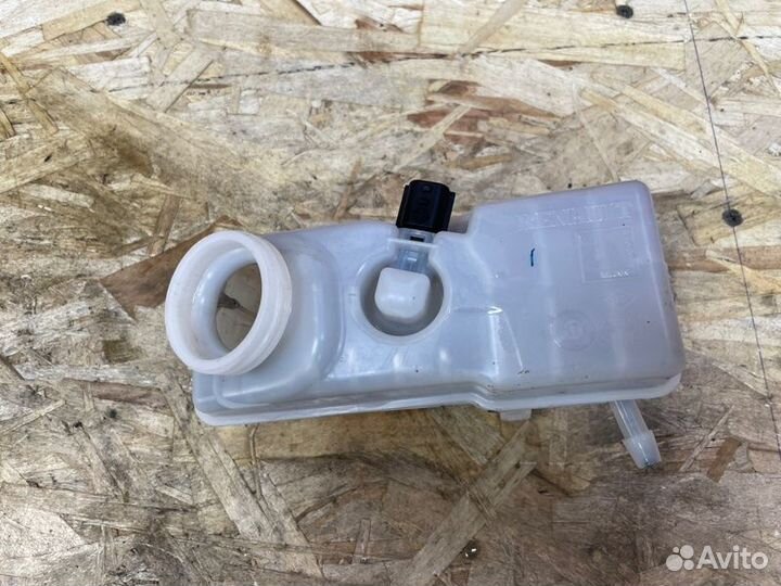 Бачок главного тормозного цилиндра LADA X-Ray