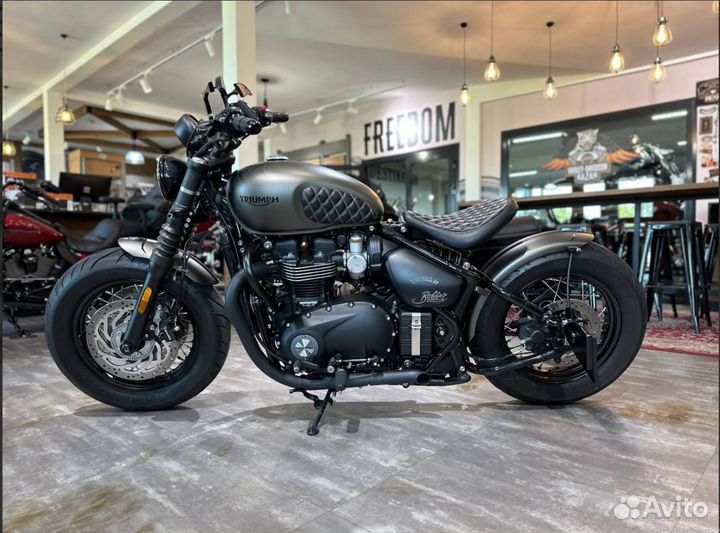 Triumph bobber black clearance 2019