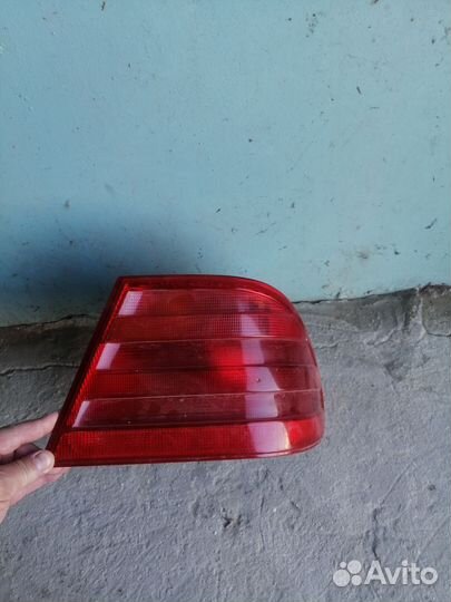 Фары задняя на mercedes