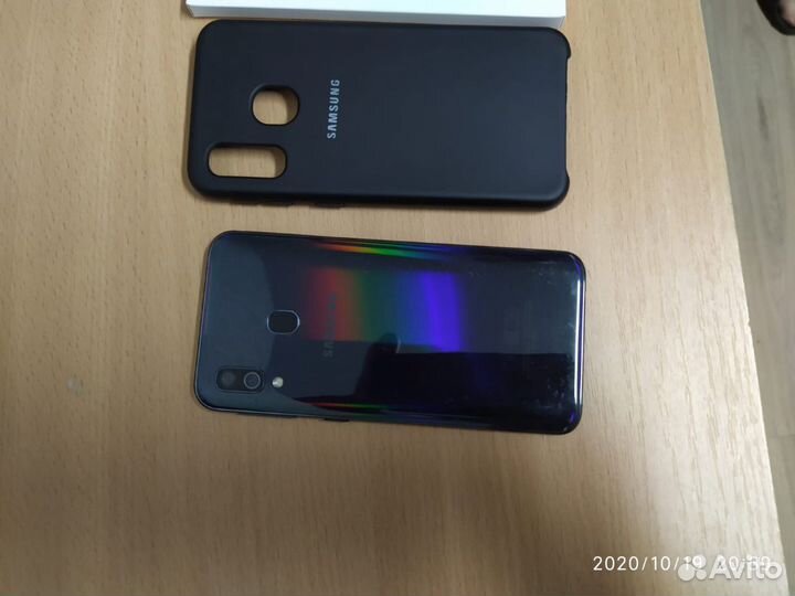 Samsung Galaxy A40, 4/64 ГБ