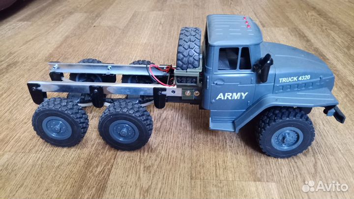Радио управляемая грузовая машина Урал 4320 1\16