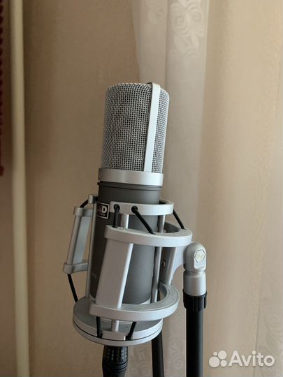 Микрофон Студийный Fluid audio axis