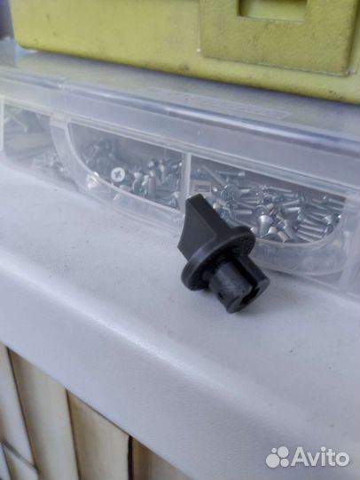 Ручка защёлки двери