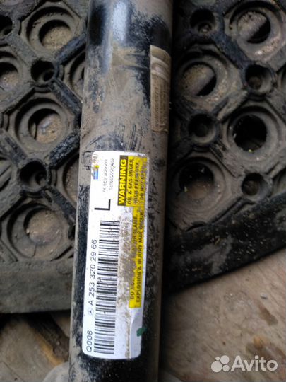 Амортизатор передний левый Mercedes GLC X253 253d