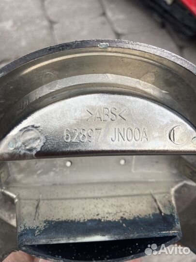 Эмблема решотка радиатора nissan teana j 32