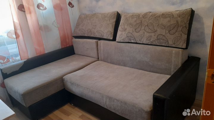 Диван угловой б/у
