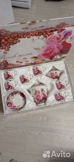 Фарфоровый чайный набор Розы