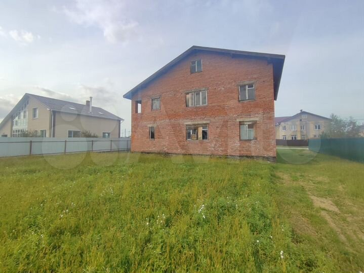 Дом 292 м² на участке 15 сот.