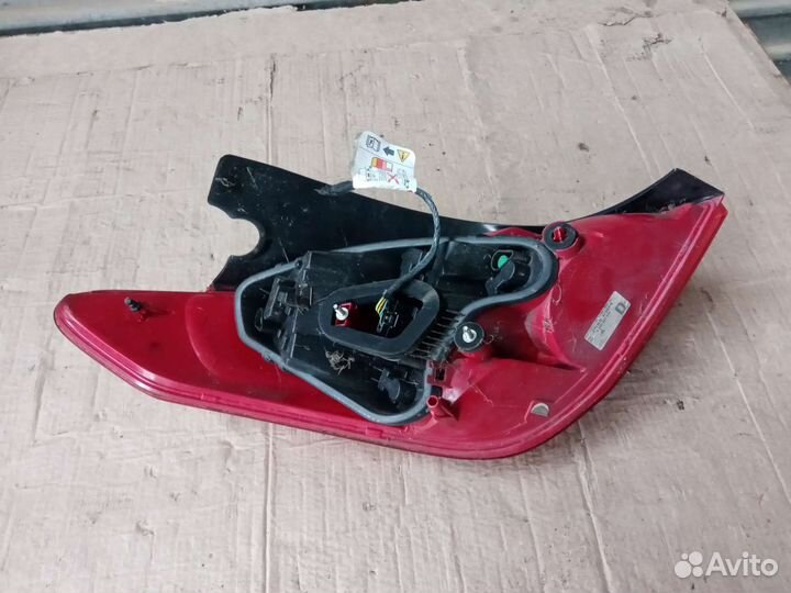 Фонарь задний правый peugeot 308