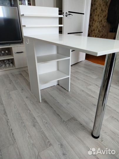 Столик для маникюра