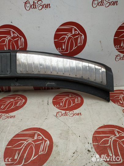 Накладка замка багажника Infiniti Fx35 S51 VQ35HR