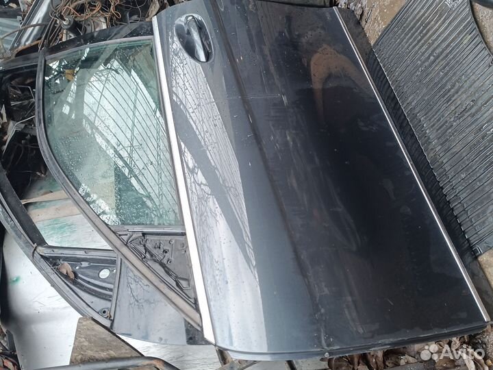 Дверь передняя левая Mercedes C-Class W204