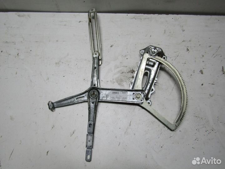 Стеклоподъемник механический передней двери Лев