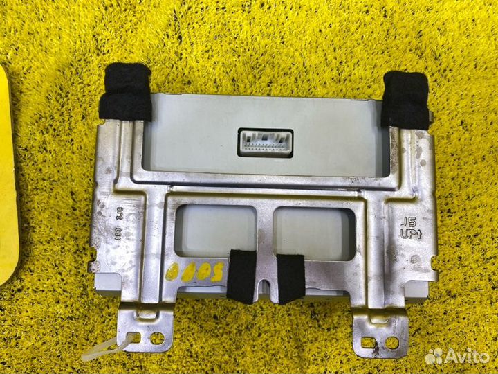 Монитор передний Infiniti Qx56/Qx80/Armada/Patrol