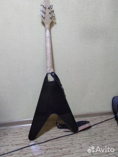 Электрогитара Caraya