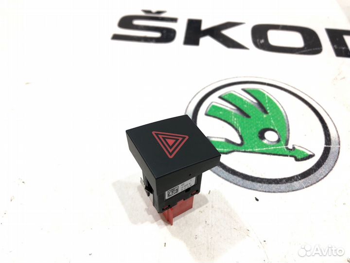 Кнопка аварийного сигнала Skoda Yeti 5L 2012