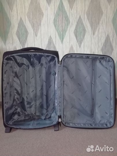 Чемодан Cruiser на колесах