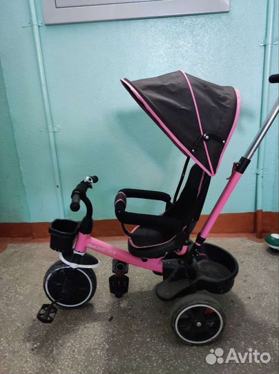 Велосипед трёхколёсный Kiss с родительской ручкой