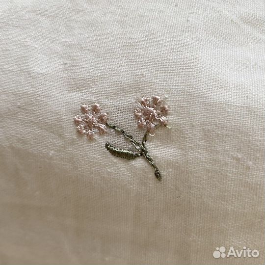 Блуза в ретро стиле с вышивкой цветок