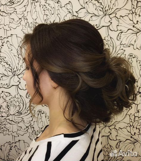 Стилист по прическам и макияжу