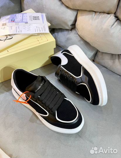 Кроссовки valentino