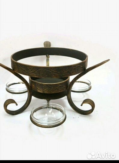 Саджи на кованой подставке